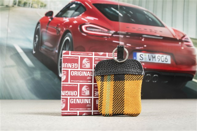 Porsche Classic Etui na klucze, z wytłoczonym herbem Porsche, pomarańczowa krata