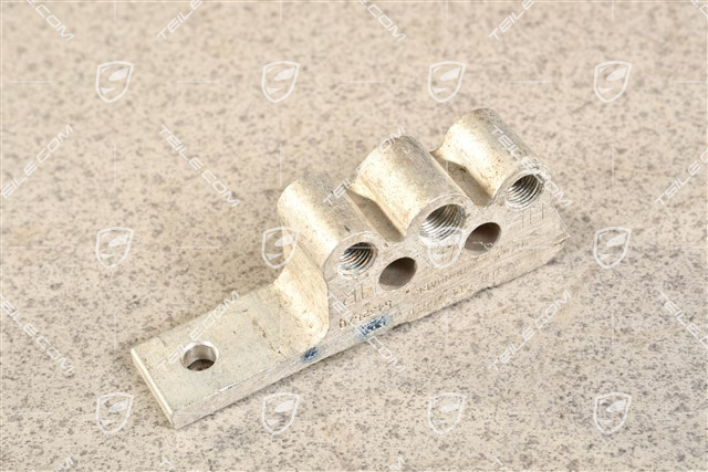Intermediate piece brake line connector