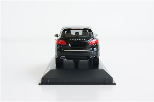 Modellauto Porsche Cayenne Platinum, 1:43