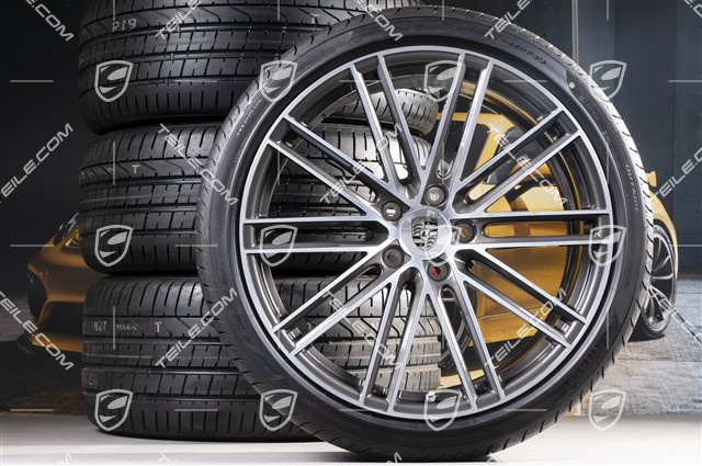 22" Sommerräder Satz 911 Turbo IV Design, Felgen 10J x 22 ET48 + 11,5J x 22 ET61 + Pirelli Sommerreifen 285/35 ZR22 + 315/30 ZR22, mit RDK-Sensoren
