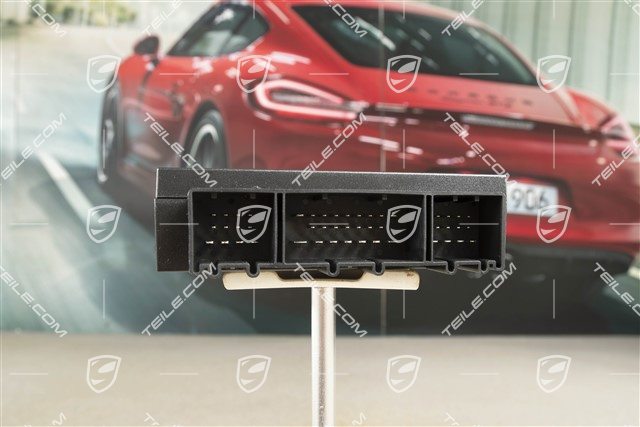 Control unit, rear part of vehicle