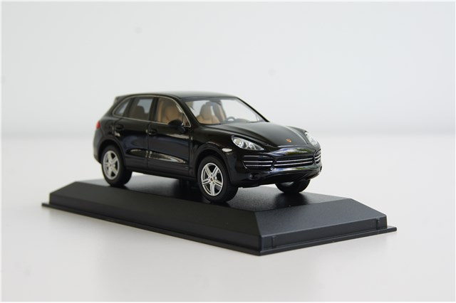 Modellauto Porsche Cayenne Platinum, 1:43
