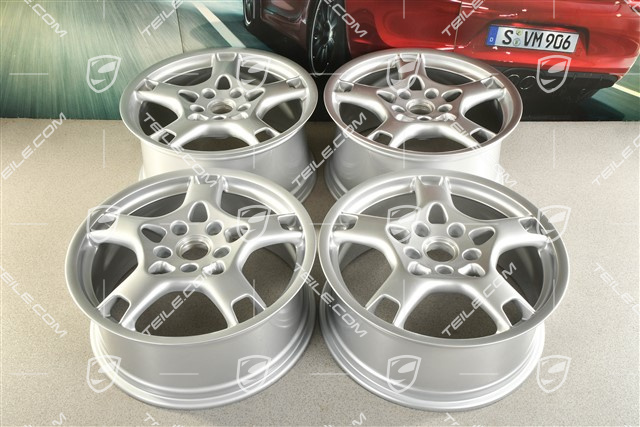 19-inch Carrera S wheel set, front 8J x 19 ET57 + rear 9,5J x 19 ET46