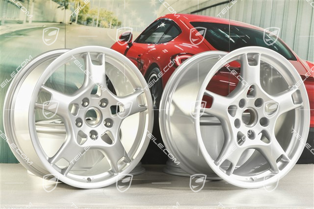 19-inch Carrera S wheel set, front 8J x 19 ET57 + rear 9,5J x 19 ET46