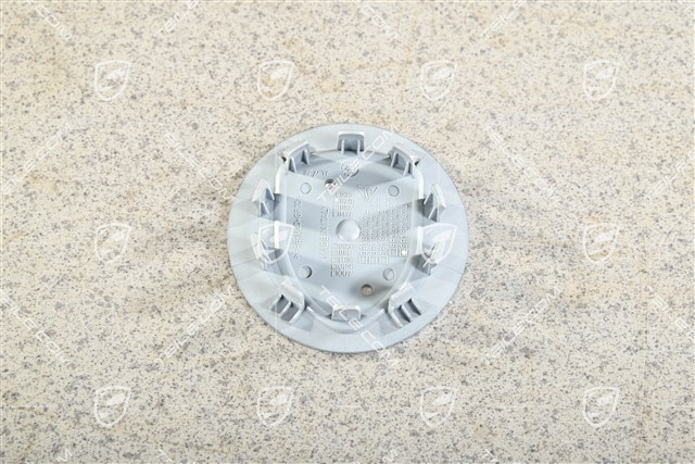 Hub cap, concave, monochrome crest, Brilliant Silver