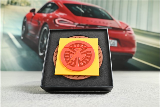 Typ 7 – Burger „Grill Badge” / plakietka na kratkę maski silnika