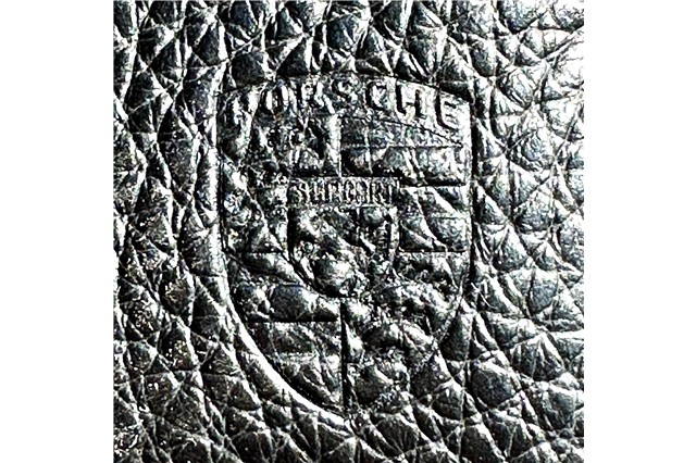 Porsche Classic Schlüssel-Etui, mit geprägtem Porschewappen, Cordsamt