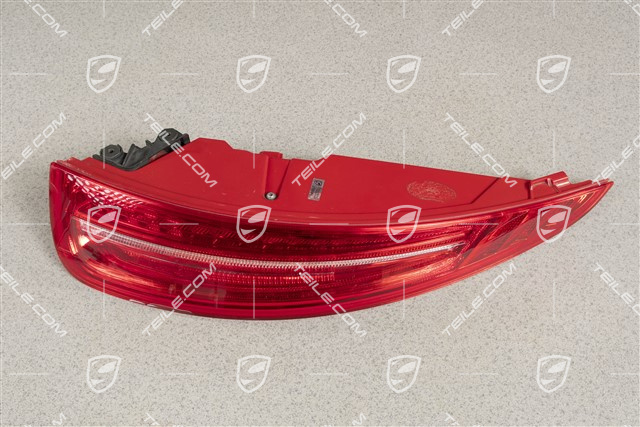 Rear light, R