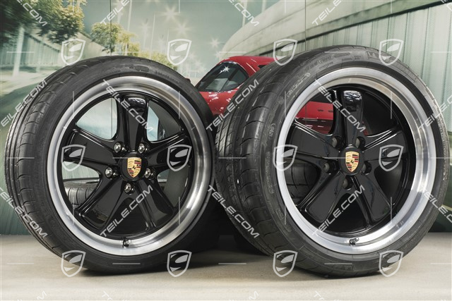 19" Sommerräder Satz "911 Sport Classic", Felgen 8,5J x 19 ET55 + 11,5J x 19 ET50, Michelin Sommerreifen 235/35 ZR19 + 305/30 ZR19, mit RDK-Sensoren