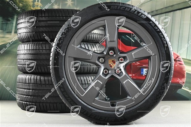 21" Macan Offroad Design Sommerräder Satz, Felgen 8,5J x 21 ET27 + 10,5J x 21 ET47 + Michelin Pilot Sport EV Sommerreifen 255/45 R21 + 295/40 R21, in Vesuvgrau