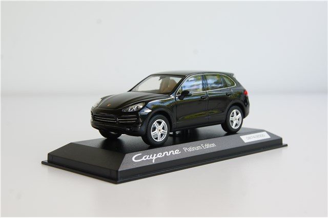 Modellauto Porsche Cayenne Platinum, 1:43