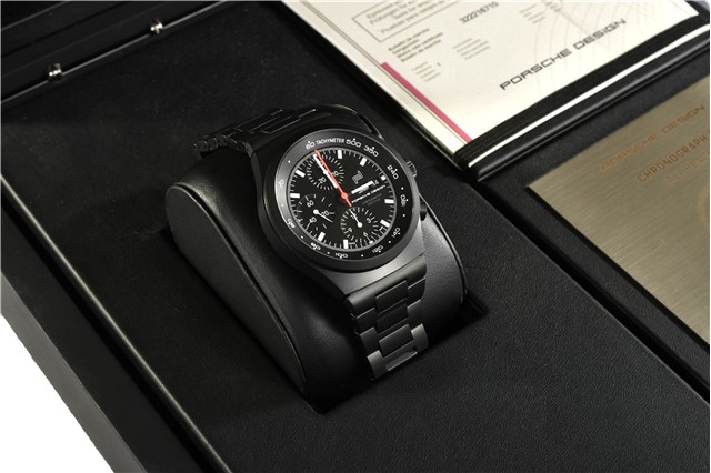 Armbanduhr Porsche Design Der Chronograph 1 – All Black, Mattschwarz Ziffernblatt, Designer: Professor Ferdinand Alexander Porsche
