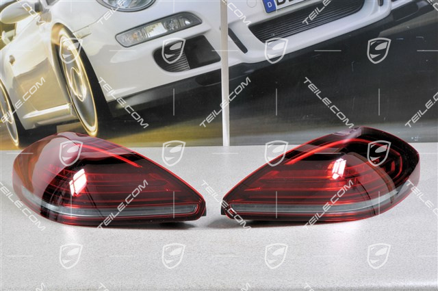 Heckleuchten in Schwarz-Rot, Facelift, Satz (L+R)