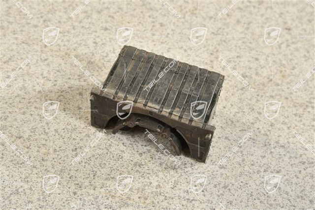 Front stabiliser bushing, lower
