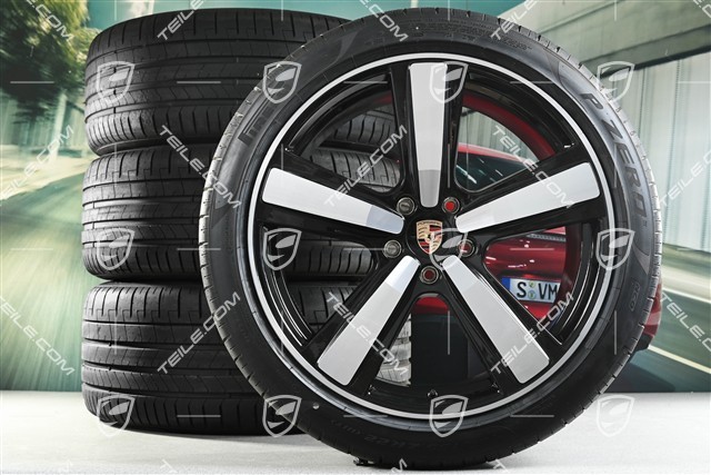 22" Koła letnie, komplet, Cayenne Exclusive Design Sport, felgi 10J x 22 ET48 +11,5J x 22 ET61 + opony letnie Pirelli 285/40 R22 + 315/35 R22, czarny wysoki połysk, z nowego samochodu - około 30km, DOT/rok prod. 2025