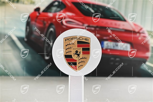 Hub cap, concave, monochrome crest, Brilliant Silver
