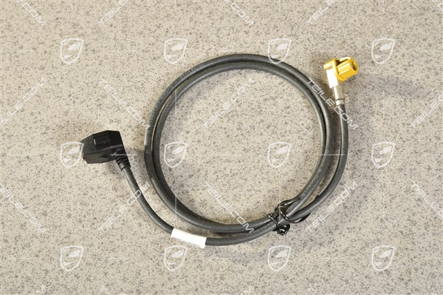 Multimedia interface connecting wire