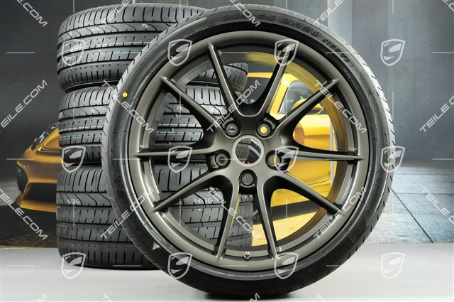 20" Sommerräder Satz Carrera S III, Felgen 8,5J x 20 ET51 + 11J x 20 ET52 + Pirelli Sommerreifen 245/35 ZR20 + 305/30 ZR20, mit RDK-Sensoren, Platinum-Seidenmatt