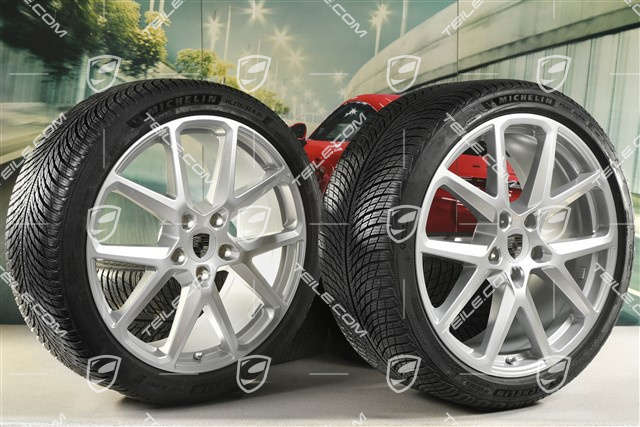 21" Panamera SportDesign Winterräder Satz, Felgen 9,5J x 21 ET71 + 10,5J x 21 ET71 + NEUE Michelin Pilot Alpin 5 Winterreifen 275/35 R21 + 315/30 R21, Silber Metallic