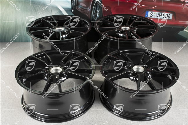 19+20" Felgensatz Carrera, Felgen: vorne 8,5J x 19 ET52 + hinten 11J x 20 ET66, Schwarz Hochglanz