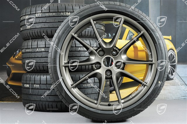 20" Carrera S (III) Sommerräder Satz, in Platinum (seidenglanz), 8J x 20 ET57 + 9,5J x 20 ET45 + Sommerreifen 235/35 ZR20 + 265/35 ZR20