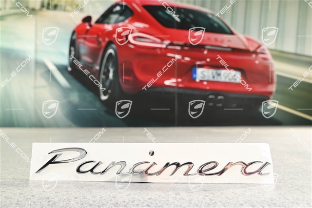 Napis "Panamera" chromowany