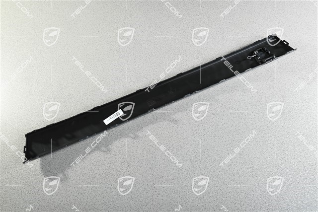 Turbo, Trim cover with towing hook lug cap, front bumper