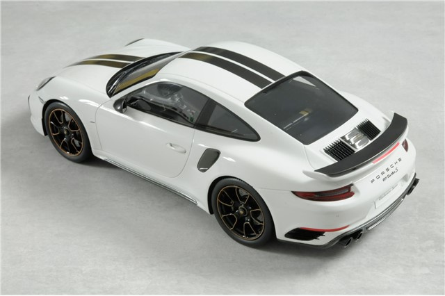 911 Turbo S, Exclusive Series, carrara white metallic, black/golden yellow 1:18, DieCast