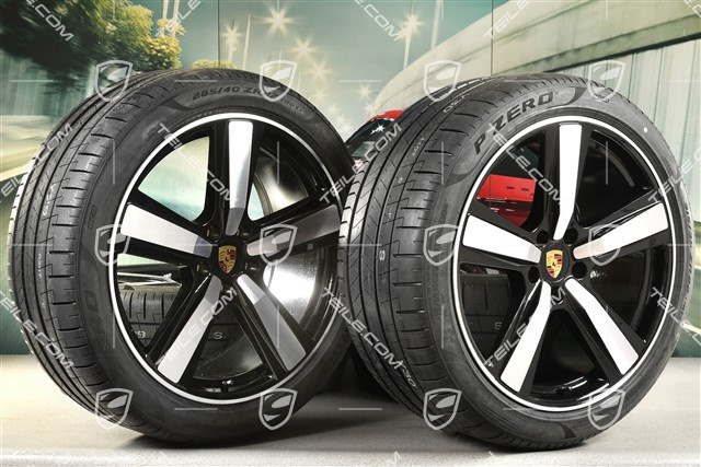 22" Sommerräder Cayenne Coupé Exclusive Design Sport, Felgen 10J x 22 ET48 +11,5J x 22 ET52 + NEUE Pirelli Sommerreifen 285/40 R22 + 315/35 R22, schwarz hochglanz