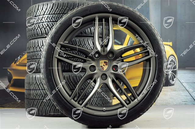 20" Sport Design Winterräder Satz, 8,5J x 20 ET51 + 11J x 20 ET70 + Michelin Winterreifen 245/35 ZR20 + 295/30 ZR20, ohne RDK-Sensoren, Platinum Seidenmatt