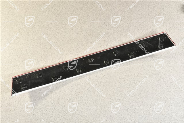 Reflector trim (between rear lights), 4S