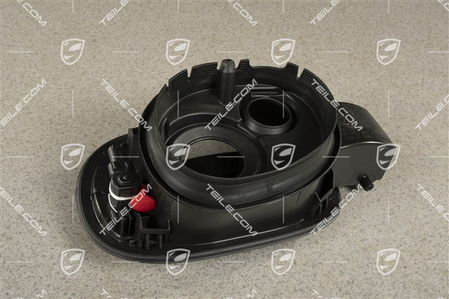 3,0TDI, Wnęka klapki paliwa