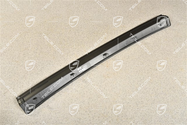 Trunk lid seal, upper center