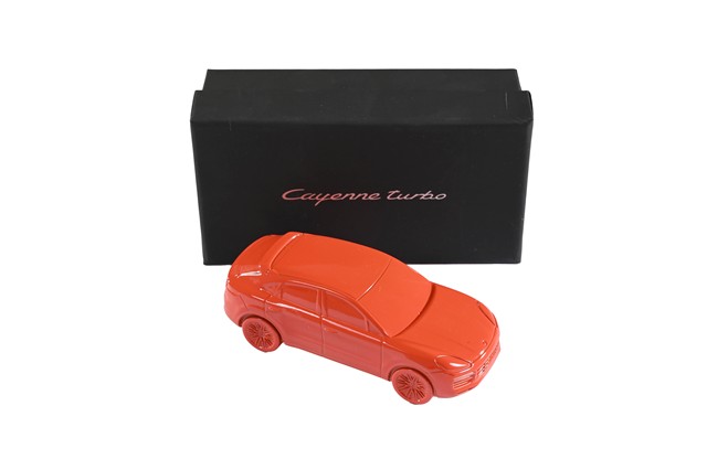 Porsche Cayenne Turbo Coupé - model car / paperweight Lava