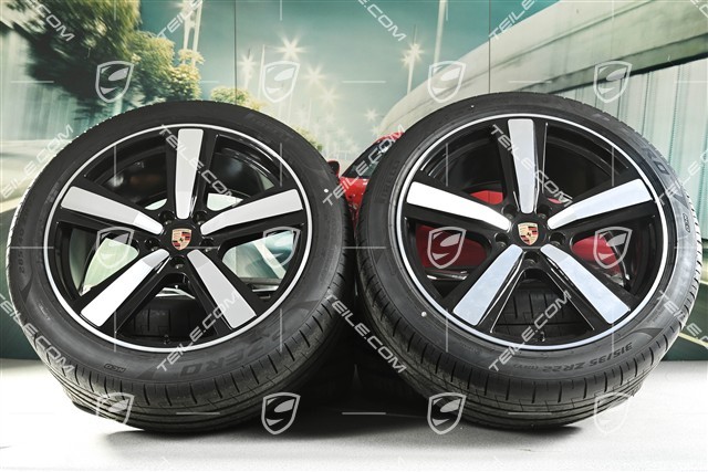 22" Koła letnie, komplet, Cayenne Exclusive Design Sport, felgi 10J x 22 ET48 +11,5J x 22 ET61 + opony letnie Pirelli 285/40 R22 + 315/35 R22, czarny wysoki połysk, z nowego samochodu - około 30km, DOT/rok prod. 2025