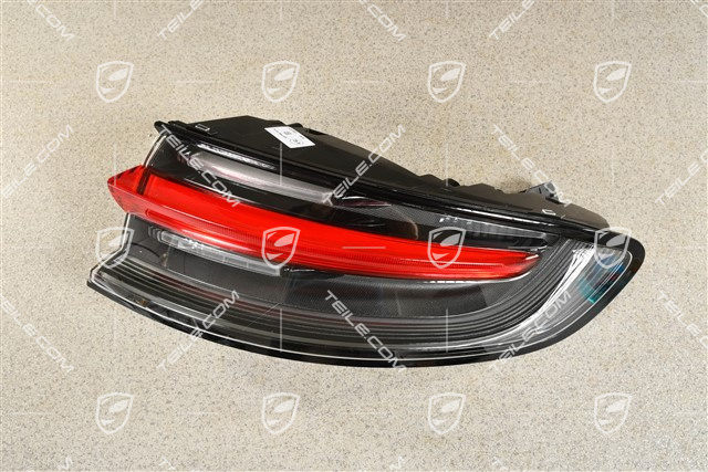Rear light, R
