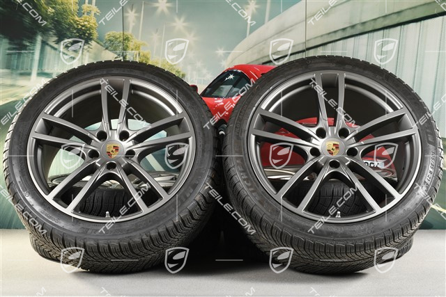 21" Cayenne Turbo Winterräder Satz, Felgen 9,5J x 21 ET46 + 11,0J x 21 ET58 + Michelin Winterreifen 275/40 R21 + 305/35 R21, mit RDK-Sensoren, in Platinum Seidenmatt