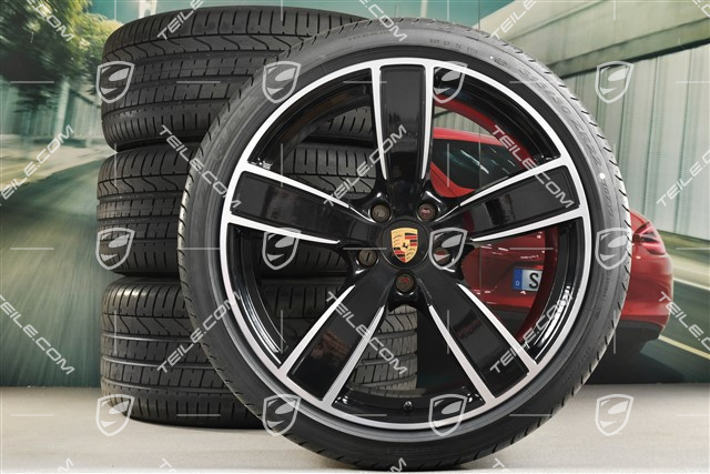 22" Sommerräder Satz Sport Classic, Felgen 10J x 22 ET48 + 11,5J x 22 ET61 + Pirelli Sommerreifen 285/35 ZR22 + 315/30 ZR22, Schwarz Hochglanz, mit RDK-Sensoren