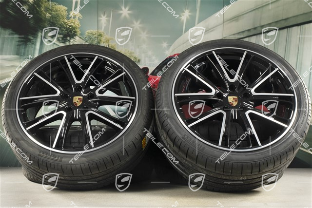 21" Panamera Exclusive Design Sommerräder, Felgen 9,5J x 21 ET71 + 11,5J x 21 ET69 + Pirelli Sommerreifen 275/35 ZR21 + 315/30 ZR21, schwarz, mit RDK-Sensoren