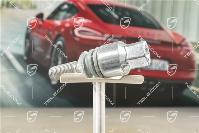 Locking wheel lug bolts