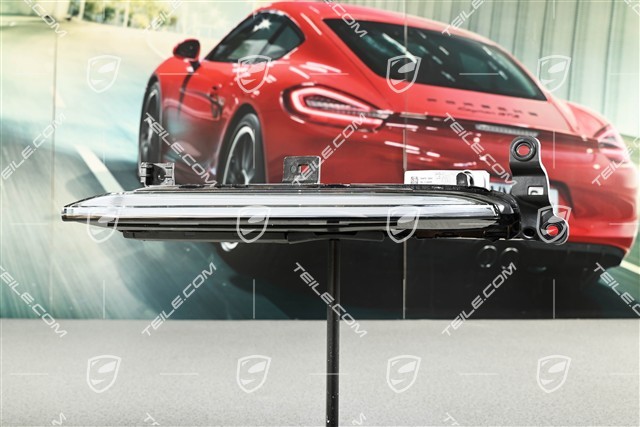 Additional headlamp / direction indicator light, L