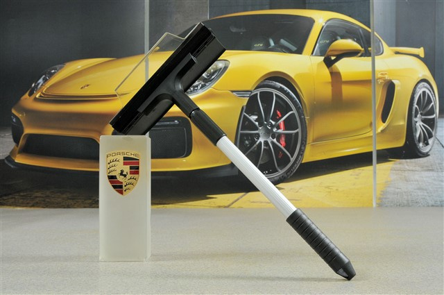 Ice scraper