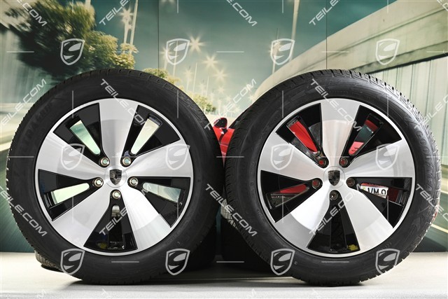 20" koła zimowe Macan, felgi 7,5J x 20 ET32 + 10J x 20 ET49 + opony zimowe Goodyear 235/55 R20 + 285/45 R20, czarny wysoki połysk, przebieg około 30km