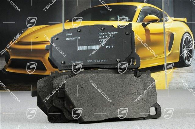 PCCB brake pads, 20-inch, calliper painted Yellow PCCB brake pads, 20-inch, calliper painted Yellow