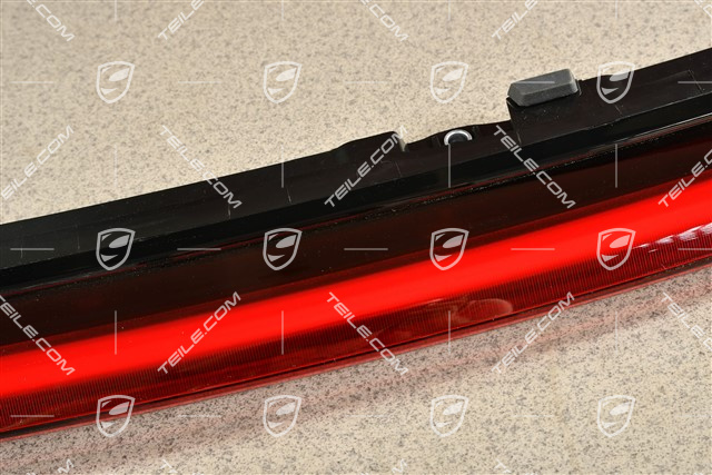 Rear light, center, red