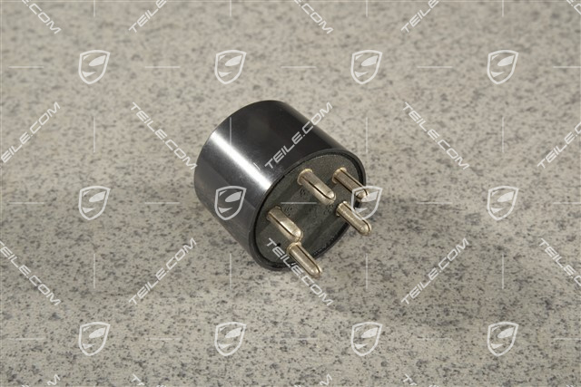Relay, Black