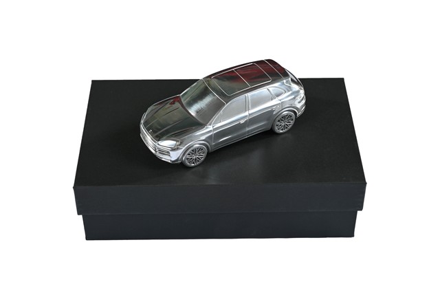 Porsche Cayenne E3 II 2023 - Modellauto / Briefbeschwerer