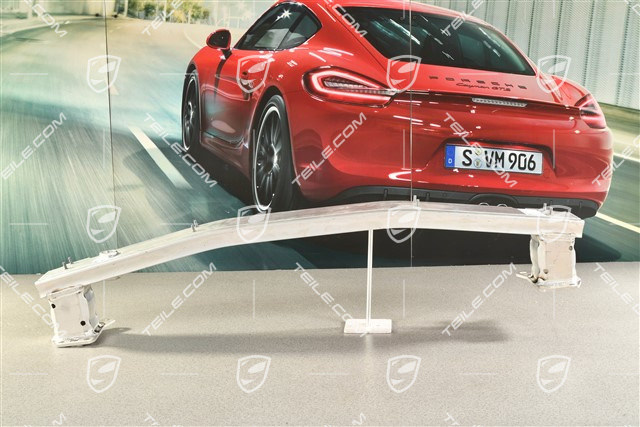 GT3, Belka zderzaka, tył