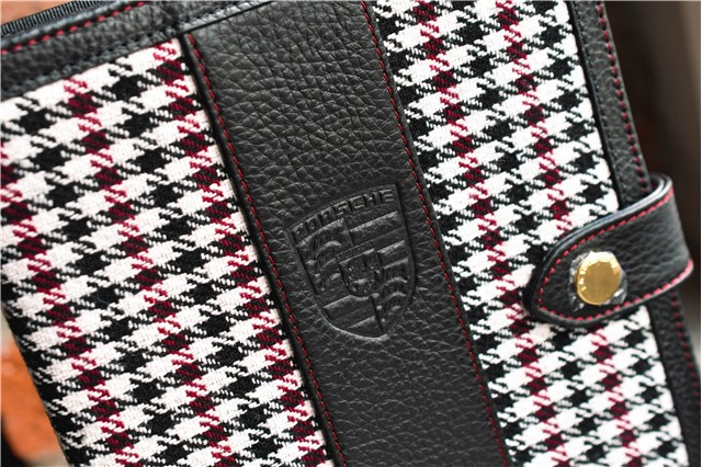 "60Y 911" Teczka na dokumenty samochodu, wzór pepita, z wytłoczonym herbem Porsche, jubileuszowa plakietka 60 lat 911