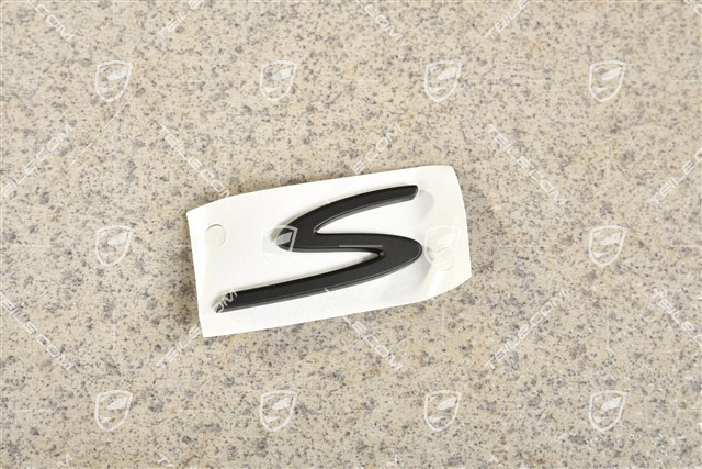 Logo "S", black matte